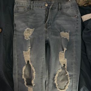 these jeans are new i never worn them. They didn’t fit